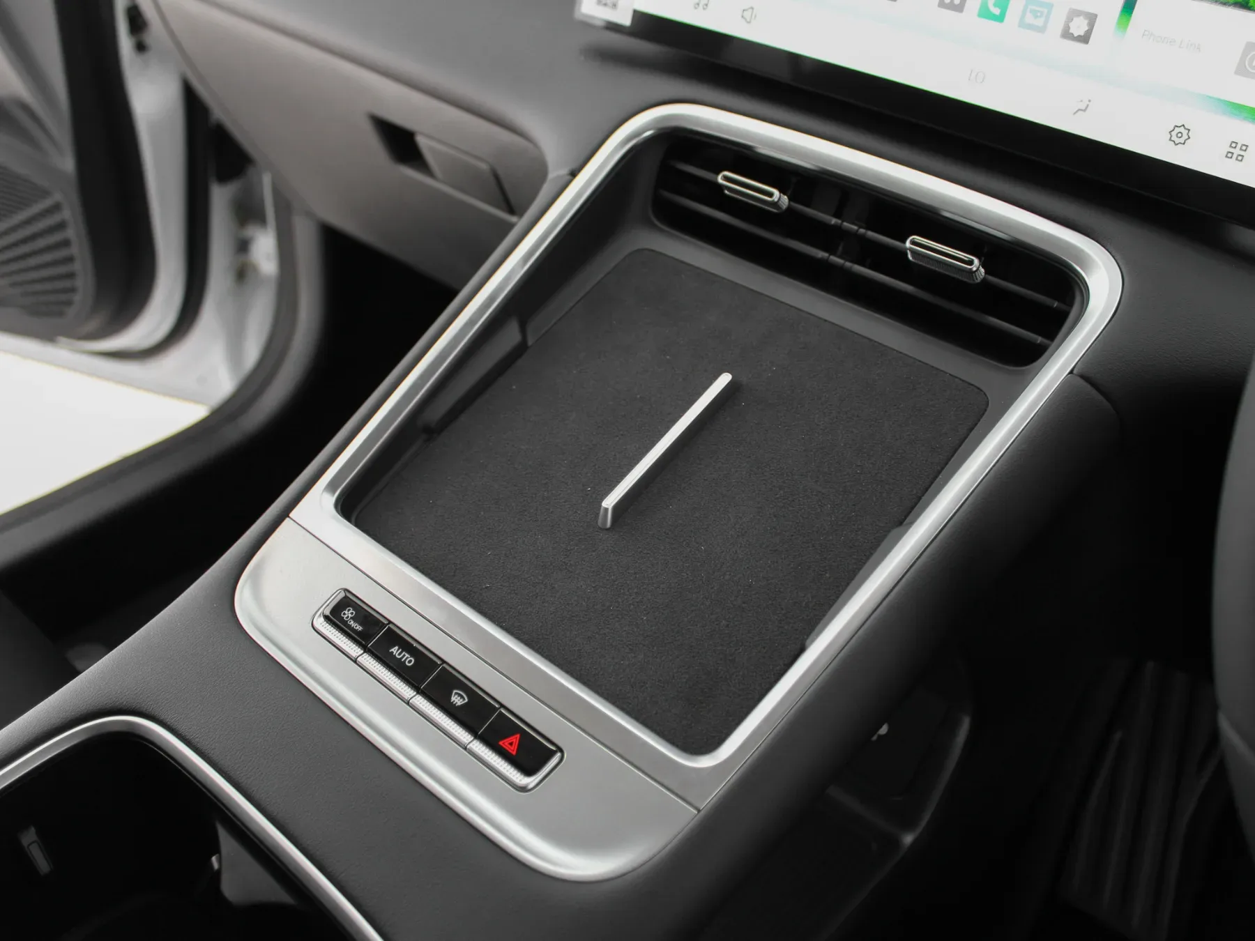 2026 Geely Coolray Nova - Image 12