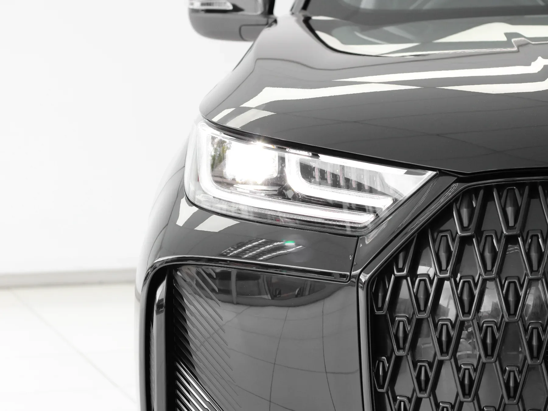 2026 Chery Tiggo 7 Dark Edition - Image 3