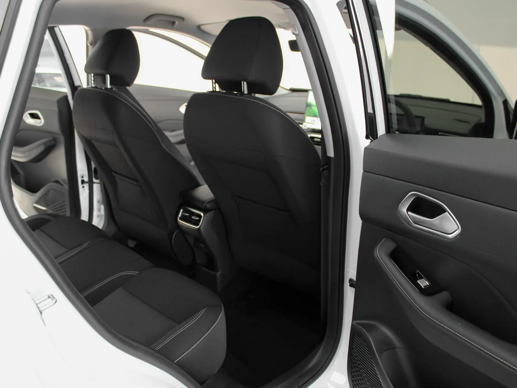2026 Geely Coolray Vanguard - Image 21