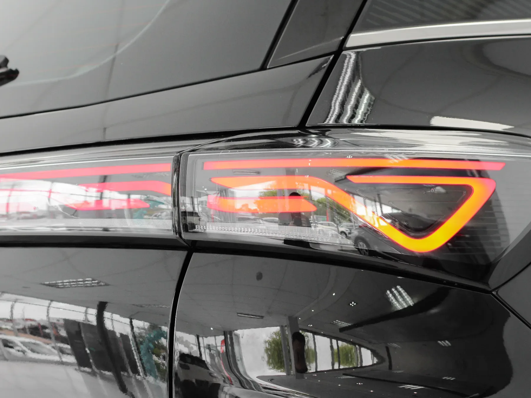 2026 Chery Tiggo 7 Dark Edition - Image 5